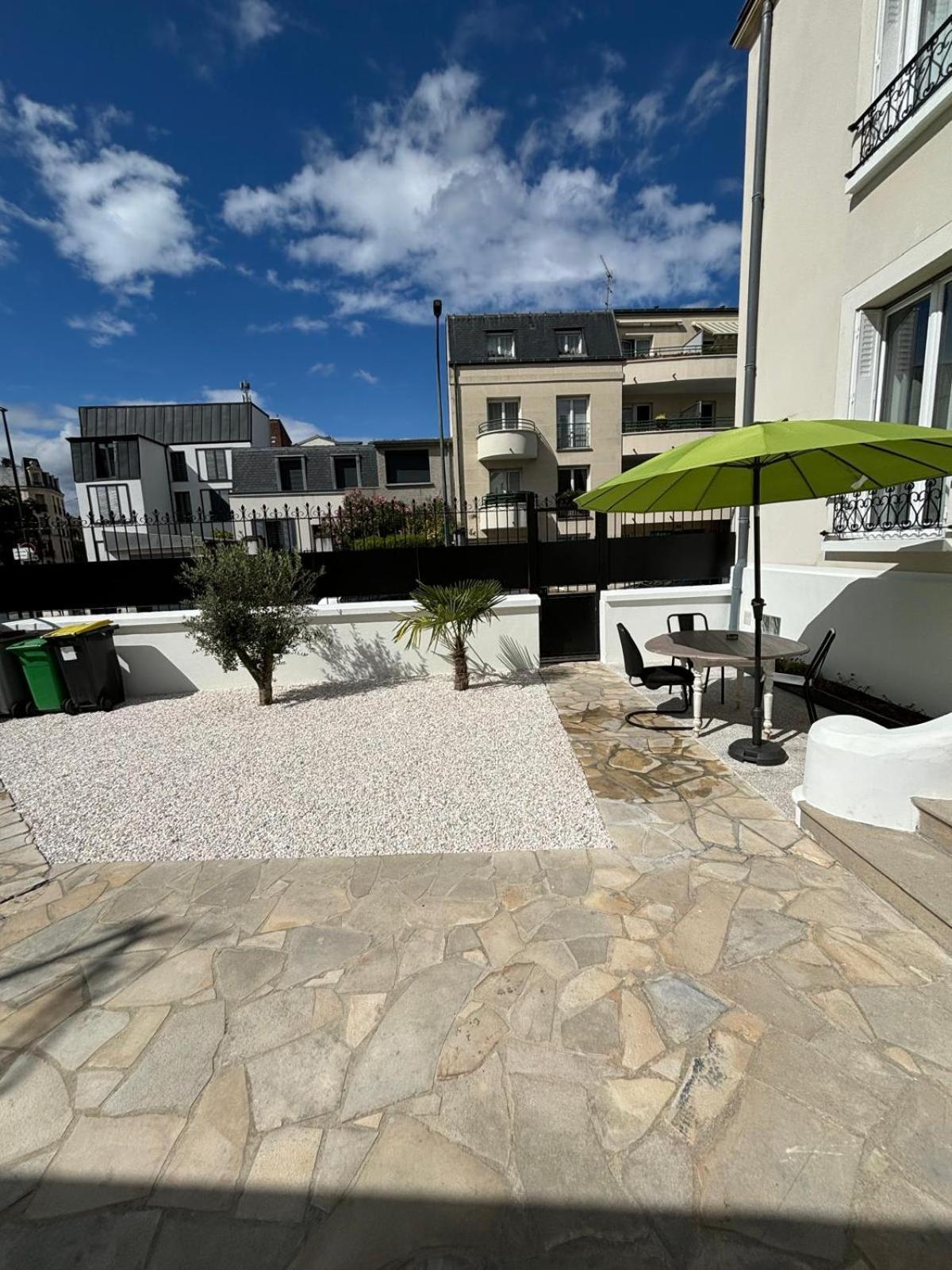 Appartement 2 Chambres Dans Une Belle Maison A Proximite De Paris Asnieres-sur-Seine Exterior photo
